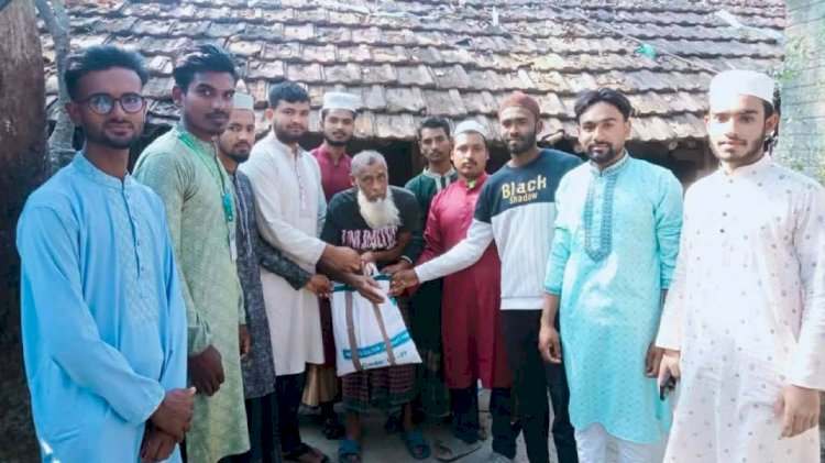 কেশবপুরে মানবসেবা ও সামাজিক সংস্থার পক্ষ  থেকে অসহায়দের মাঝে ফুড প্যাক বিতরণ