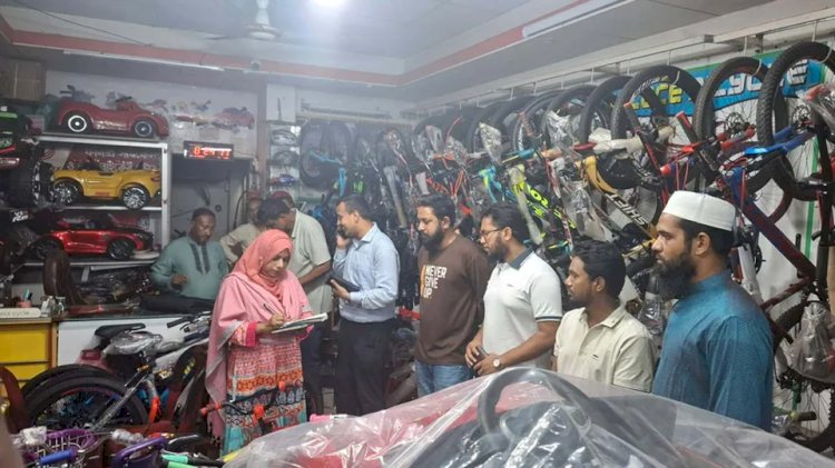 নরসিংদীতে জনস্বার্থে ৮টি প্রতিষ্ঠানে মোবাইল কোর্ট এর অভিযান, অর্থ দন্ড