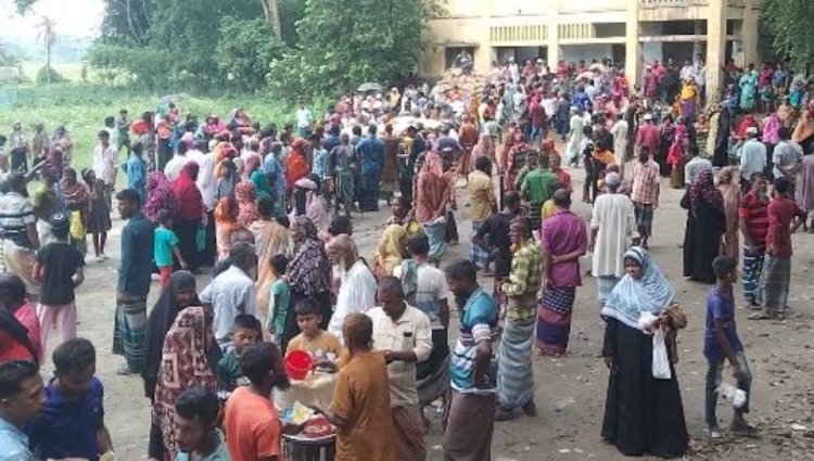 ঈদের আনন্দ ভাগাভাগি করতে গোলখালী ইউনিয়নে ৪ হাজার ৩৮৮ পরিবারের মাঝে চাল বিতরণ