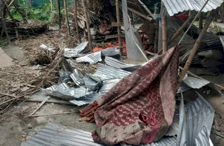পুঠিয়ায়  আদিবাসীর বাড়ি ভাংচুর