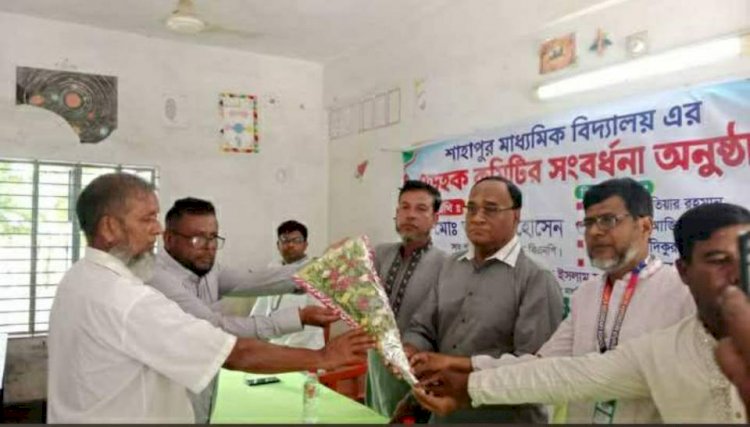 সমাজের উন্নয়ন মূলক কাজে একজন রাজনৈতিক নেতার ব্যস্ততার চিত্র