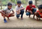 কালের গর্ভে হারিয়ে যাচ্ছে গ্রামীণ ঐতিহ্যের খেলা মার্বেল