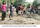 নওগাঁর মান্দা সাতবাড়িয়া-প্রসাদপুরের  নিম্নমানের উপকরণে রাস্তা নির্মাণের অভিযোগ