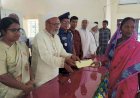 সাপাহারে ক্ষুদ্র নৃ-গোষ্ঠী ও শিক্ষার্থীদের মাঝে নগদ অর্থ বিতরণ