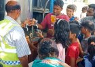 বোচাগঞ্জে তীব্র গরমে পথচারী ও শিশুদের মাঝে বিনামূল্যে ঠান্ডা শরবত বিতরণ মানবসেবায় অনন্য দৃষ্টান্ত স্থাপন করলেন ড. জীবন চৌধুরী
