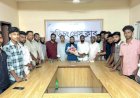 বুড়িচং প্রেসক্লাবের নবনির্বাচিত কমিটিকে ছাত্রদলের ফুলেল শুভেচ্ছা