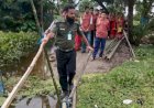কেশবপুর আনসার-ভিডিপি কর্মকর্তারা পানিবন্দি ভিডিপি সদস্যের বাড়ি পরিদর্শন