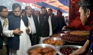 নওগাঁর ঐতিহ্যবাহী হিন্দু বাঘার মেলা পরিদর্শন করেন এমপি সৌরেন