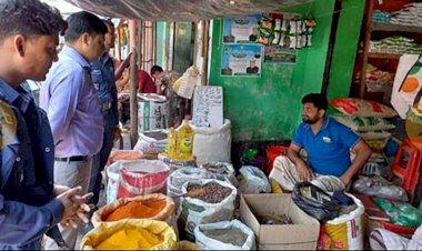 নওগাঁ ভোক্তা অধিকার সংরক্ষণ অধিদপ্তরের যৌথ অভিযানে চার প্রতিষ্ঠানকে ৫ হাজার চারশত টাকা জরিমানা