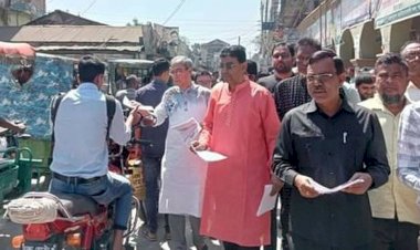 বিএনপি'র কেন্দ্রীয় কর্মসূচির অংশ হিসাব গাইবান্ধায় লিফলেট বিতরণ