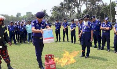নড়াইলে ফায়ার সার্ভিস জাতীয় জরুরি সেবা ৯৯৯ এর একটি অংশ-এসপি মেহেদী হাসান