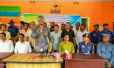 টিসিবি পণ্যেের জন্য দেওয়া হচ্ছে স্মার্ট কার্ডঃ  ডুমুরিয়ায় বাণিজ্য মন্ত্রণালয়ের সিনিয়র সচিব