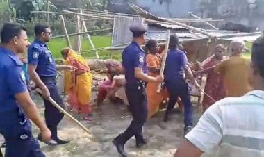 নওগাঁয় সংবাদ সংগ্রহের সময় ফাঁড়ি ইনচার্জের হাতে সাংবাদিক লাঞ্চিতঃ