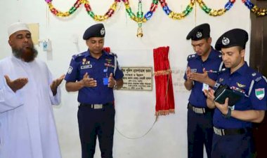 নড়াইল জেলা পুলিশ হাসপাতালের সংস্কার ও উন্নয়ন কাজের নাম ফলক উদ্বোধন করেন এসপি মেহেদী হাসান