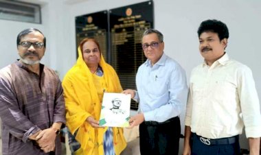 ঢাকায় শিক্ষা সচিবের সাথে ডক্টর হোসনে আরা বেগম এর সৌজন্য সাক্ষাৎ