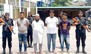 উখিয়ায় র‍্যাবের অভিযানে ৭ লাখ ইয়াবা নিয়ে টেকনাফের মেম্বারপুত্র আব্দুল্লাহ সহ ৪ মাদক কারবারী আটক