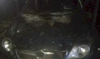 নড়াইলে প্রাইভেটকারে অগ্নিসংযোগ, বৃদ্ধ শিশু-নারীকে মারপিটসহ স্বর্ণালংকার লুটপাটের অভিযোগ। পুলিশের ঘটনাস্থল পরিদর্শন