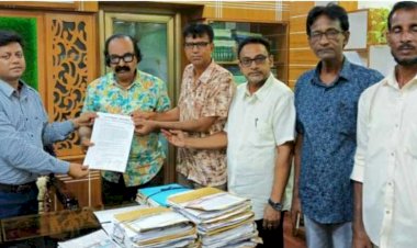 কেশবপুরে নদ-নদীর পানির প্রবাহ সৃষ্টির  দাবিতে স্মারকলিপি