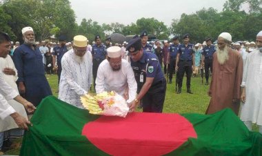 নওগাঁয় বীর মুক্তিযোদ্ধা হবিবর রহমানকে রাষ্ট্রীয় মর্যাদার মাধ্যমে দাফন সম্পূর্ণ