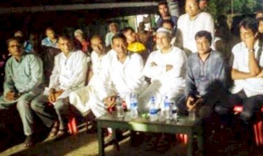 রাজশাহী মোহনপুরে বিএনপির ঈদ পূর্ণমিলনী  উৎসবে এ্যাড শফিকুল হক মিলন ঈদের শুভেচ্ছা বিনিময় করেন