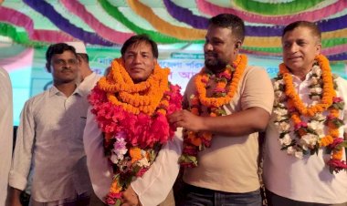 নাইক্ষ্যংছড়ি বাইশারীতে গণ সংবর্ধণায়  ফুলে ফুলে সিক্ত হলেন নবনির্বাচিত উপজেলা চেয়ারম্যানগন