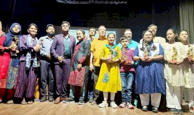 গোবিন্দগঞ্জের মেয়ে মৈত্রী আর্ট বিভাগে ঢাকা-ভারত- নেপালের অ্যাওয়ার্ড অর্জন করায় জাতীয় সাংবাদিক সংস্থার অভিনন্দন ও শুভেচ্ছা