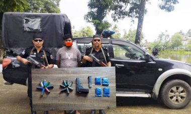 উখিয়া  রোহিঙ্গা  ক্যাম্পে এপিবিএন পুলিশও বিজিবির যৌথ অভিযানে অস্ত্র, গুলি ও ইয়াবাসহ  রোহিঙ্গা সন্ত্রাসী আটক।