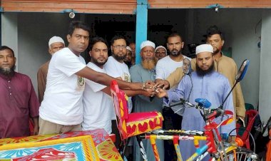 প্রান্তিক জনকল্যাণ সংস্থার উদ্যোগে হতদরিদ্রকে অটো ভ্যান প্রদান