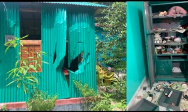 পুলিশের উপস্থিতিতে বাড়ি-ঘরে হামলার অভিযোগ