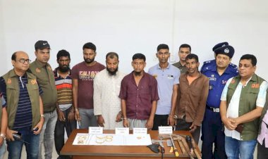 নড়াইলে ছয় জন আন্তঃ জেলা ডাকাত ও ডাকাতির মালামাল ক্রয়কারী দুই জন গ্রেফতার এবং লুণ্ঠিত মালামাল উদ্ধার।