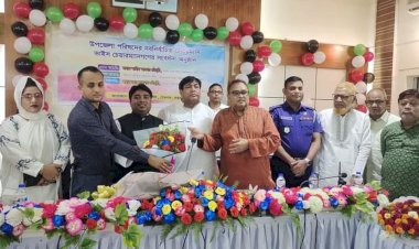 টেকনাফ উপজেলা পরিষদের নবনির্বাচিত চেয়ারম্যান ও ভাইস চেয়ারম্যানদের দায়িত্বভার গ্রহণ