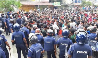 ঠাকুরগাঁওয়ে বৈষম্য বিরোধী আন্দোলনে শিক্ষার্থীদের ওপর পুলিশের বাধা ও লাঠি চার্জ