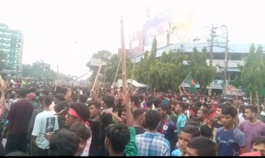 ঠাকুরগাঁওয়ে এক দাফার দাবিতে বিক্ষোভ মিছিলে পুলিশও ছাত্রলীগের হামলা  আহত বহু সংখ্যক