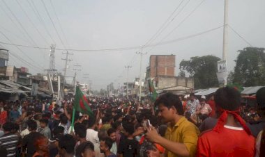 রাণীর বন্দরে আনন্দ মিছিল ও মিষ্টি বিতরণ!
