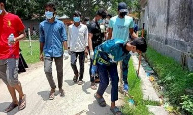 সারাদেশের ন্যায় দিনাজপুর জেলা পরিচ্ছন্ন রাখতে ব্যাস্ত সময় পার করছেন ছাত্ররা!