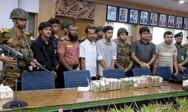 নরসিংদীতে শিক্ষার্থীদের হাতে ৮৮ লক্ষ ৫০ হাজার টাকাসহ প্রাইভেটকার আটক
