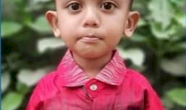 নওগাঁর মহাদেবপুরে সড়ক দুর্ঘটনায় বাবার মৃত্যুর তিন বছর পর  শিশু ওমর ফারুককের মৃত্যু