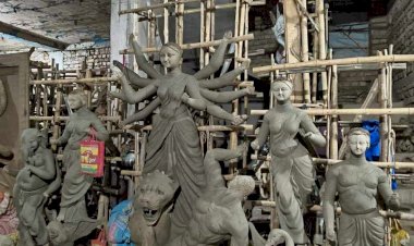 নওগাঁয় সংখ্যা লঘু সনাতন ও হিন্দু  ধর্মাবলম্বী শারদীয়া ৭৫১ মণ্ডপে দুর্গাপূজার পূজা প্রস্তুতি শুরু