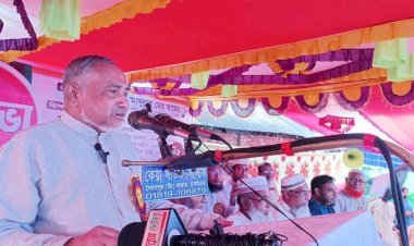 বুড়িচংয়ে পথসভায় ডা. সৈয়দ আব্দুল্লাহ মোহাম্মদ তাহের দালালি করে লাভ নেই এ দেশ নিয়ে সকল ষড়যন্ত্র রুখে দেওয়া হবে