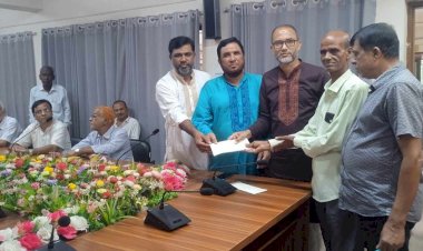 বুড়িচংয়ে বিএনপির পক্ষ থেকে বিভিন্ন পূজা মন্ডপে নগদ অর্থ বিতরণ