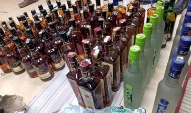 শ্রীপুরে পুলিশের অভিযানে বিদেশী মদ উদ্ধার