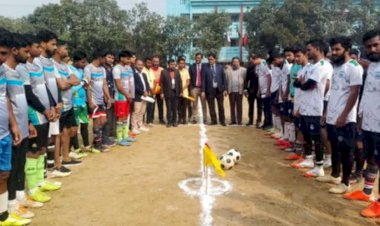 সাপাহার সরকারি কলেজে আন্তঃকলেজ ফুটবল টুর্নামেন্ট ২০২৫ এর শুভ উদ্বোধন