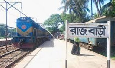 কর্মবিরতির কারণে ট্রেন চলাচল বন্ধ, ভোগান্তিতে যাত্রীরা