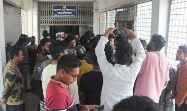 নওগাঁ সদর ২৫০ শয্যা বিশিষ্ট হাসপাতালের অনিয়ম দুর্নীতি প্রতিবাদে ঘেরাও কর্মসূচি পালিত