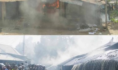 নওগাঁর মান্দা বারিল্যা বাজারে আগুন লেগে ১৪ দোকানের ৩০ লাখ টাকার ক্ষতি হয়েছে