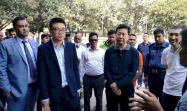 নওগাঁ সরকারি সফরে আসা চীনা প্রতিনিধি দল কুসুম্বা মসজিদ পরিদর্শন করলেন
