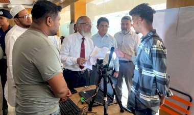 রায়পুরায় ভোটার নিবন্ধন কার্যক্রম পরিদর্শন করেন নির্বাচন কমিশনার আনোয়ারুল ইসলাম