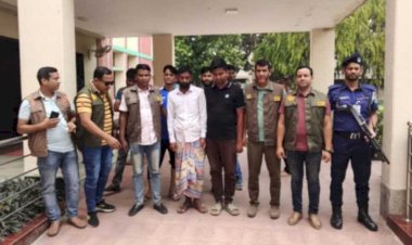 নওগাঁয় চলমান পুলিশ কনস্টেবল নিয়োগে অর্থের বিনিময়ে চাকরি দেওয়ার প্রতারণায় ২ জন গ্রেফতার