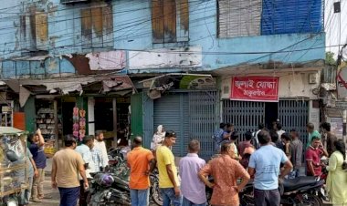 ঠাকুরগাঁওয়ে আওয়ামী লীগের অফিস দখলে নিলেন জুলাই যোদ্ধা