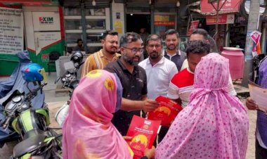 পাবনার চাটমোহরে অভিভাকদের মাঝে সচেতনতামূলক লিফলেট বিতরণ করলেন বিএনপি নেতা তাইজুল